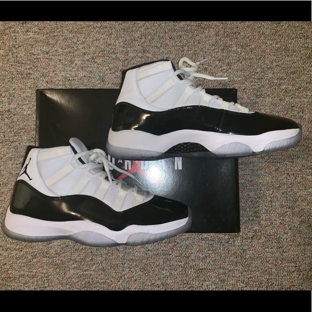 Air Jordan 11 Retro Size 9.5 Men